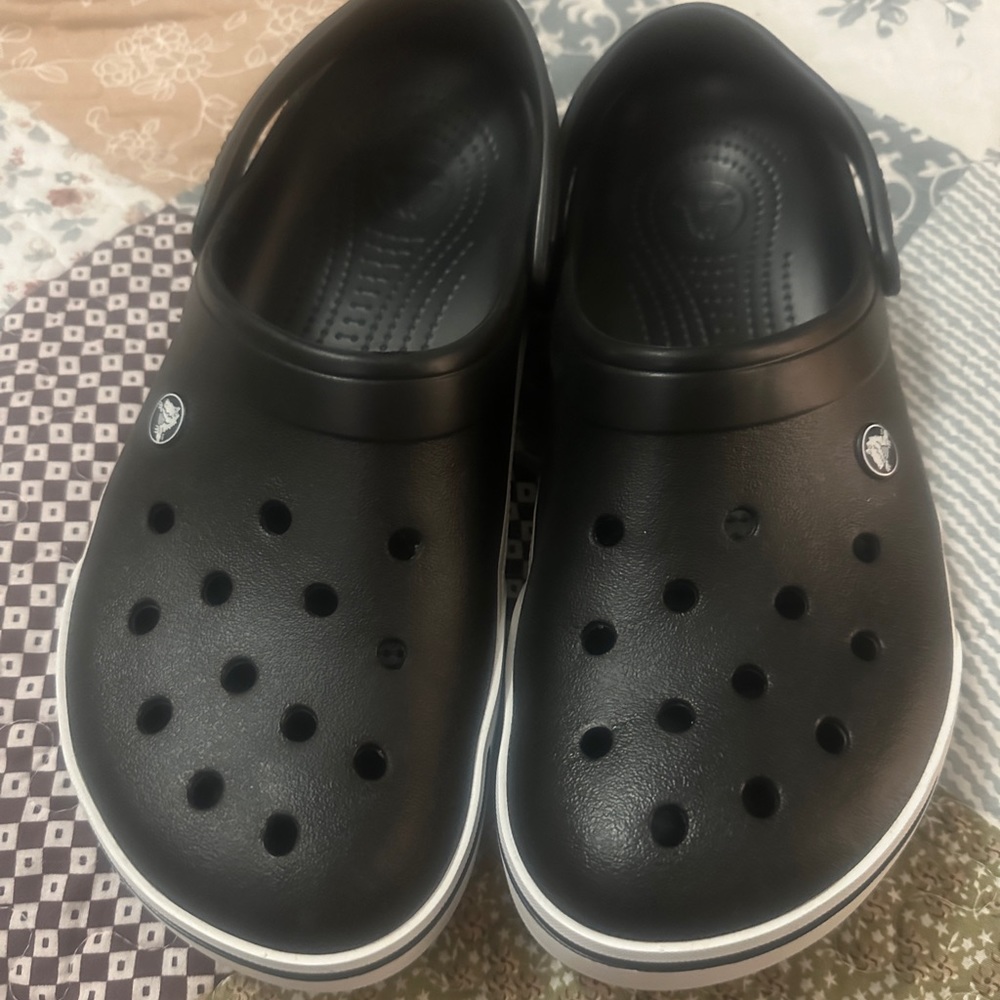 Men’s Crocs Size 13 Like New